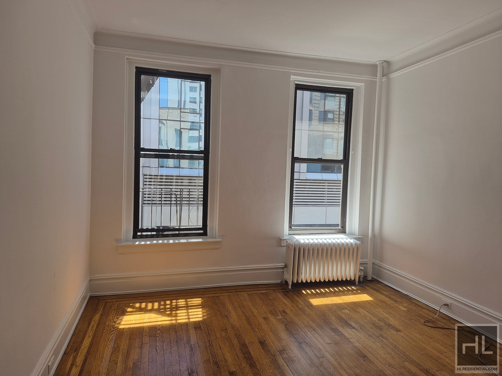 East 87 Street - Photo 0