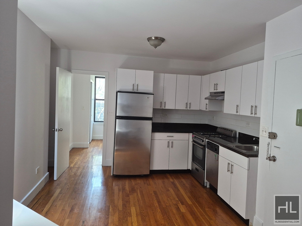 East 87 Street - Photo 0