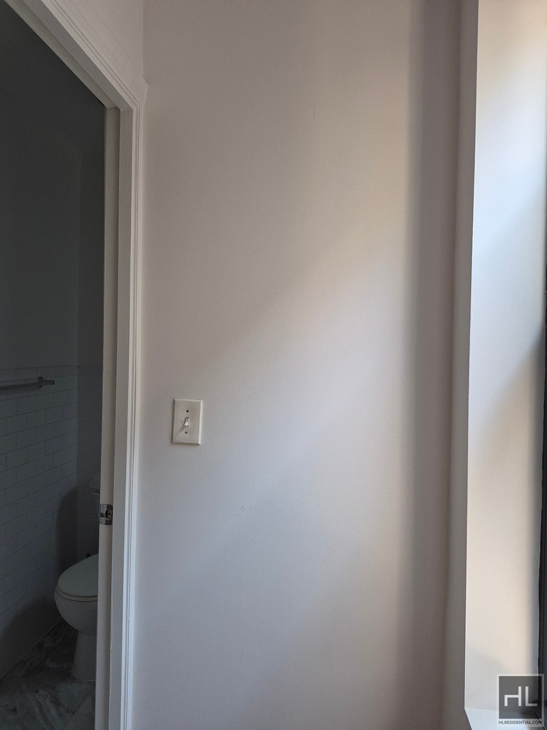 East 87 Street - Photo 3