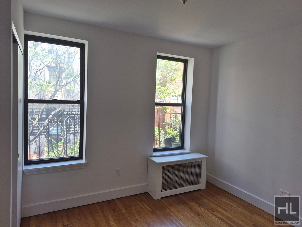 East 87 Street - Photo 6