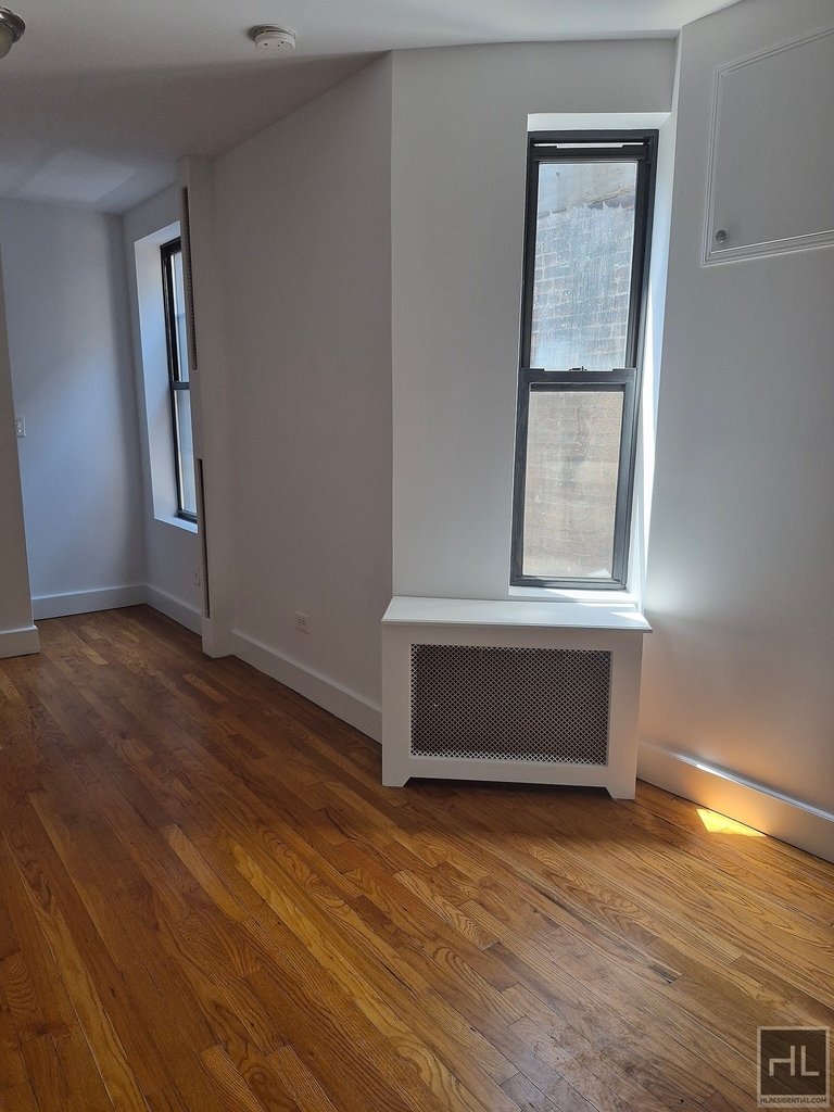 East 87 Street - Photo 9