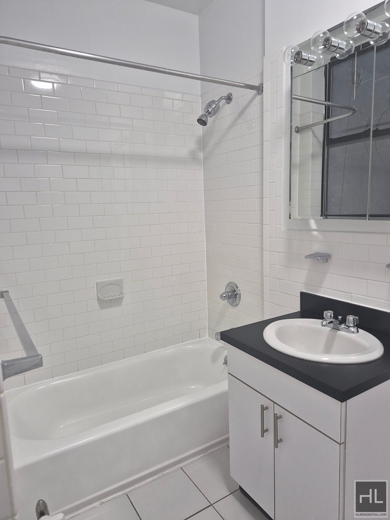 East 89th Street - Photo 7