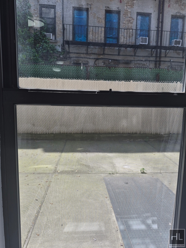 East 89th Street - Photo 5