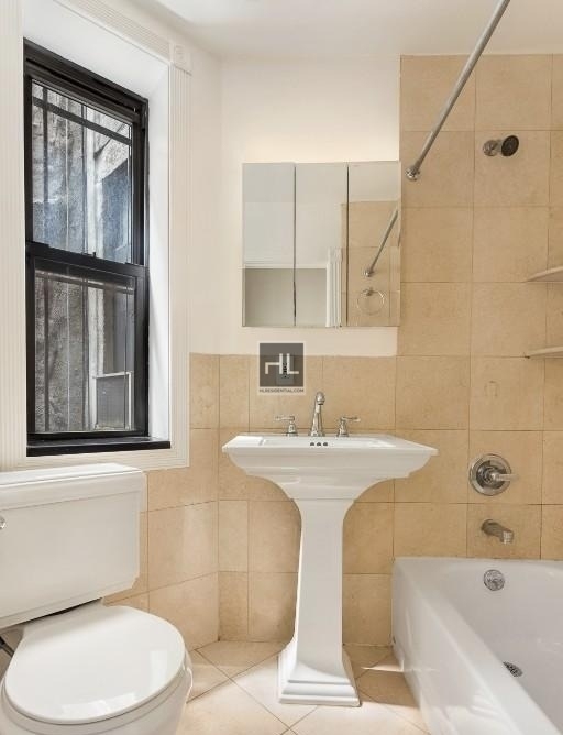 Tenth Avenue - Photo 7