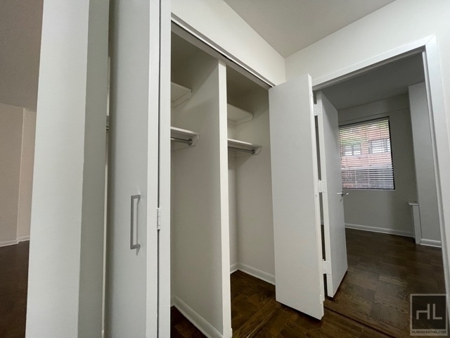 East 56th Street - Photo 7