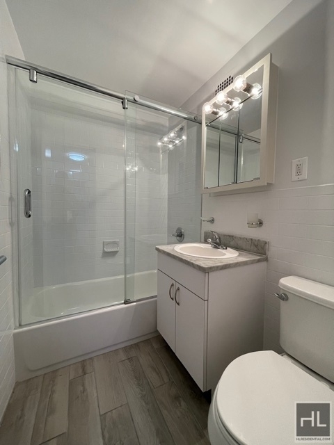 East 56th Street - Photo 6