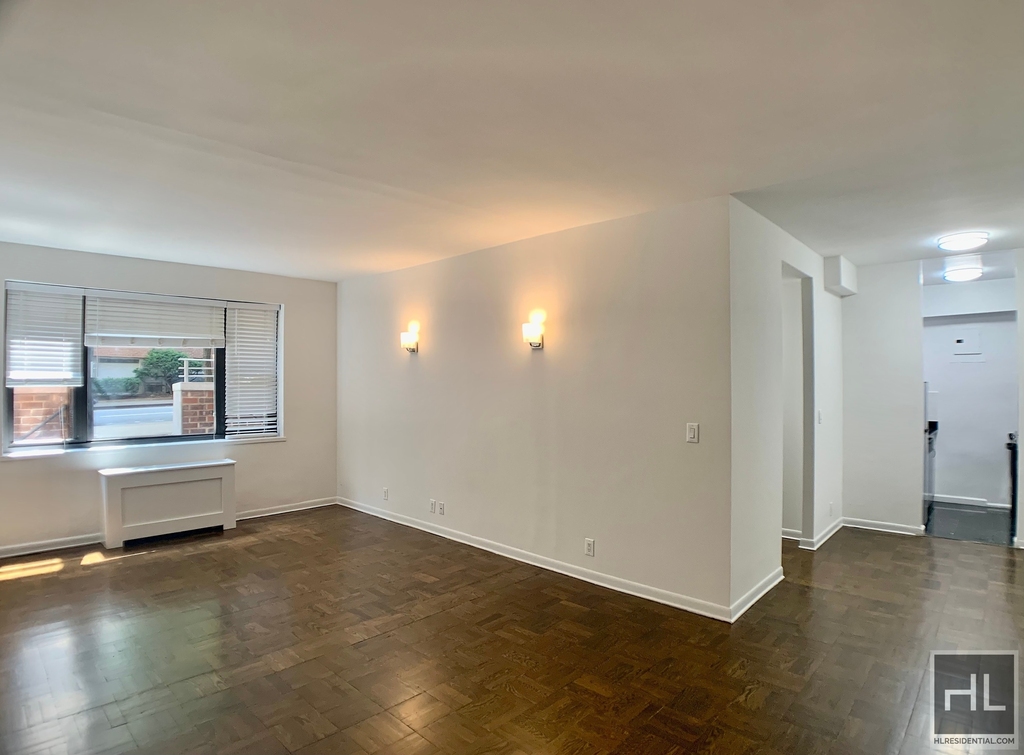 East 56th Street - Photo 0