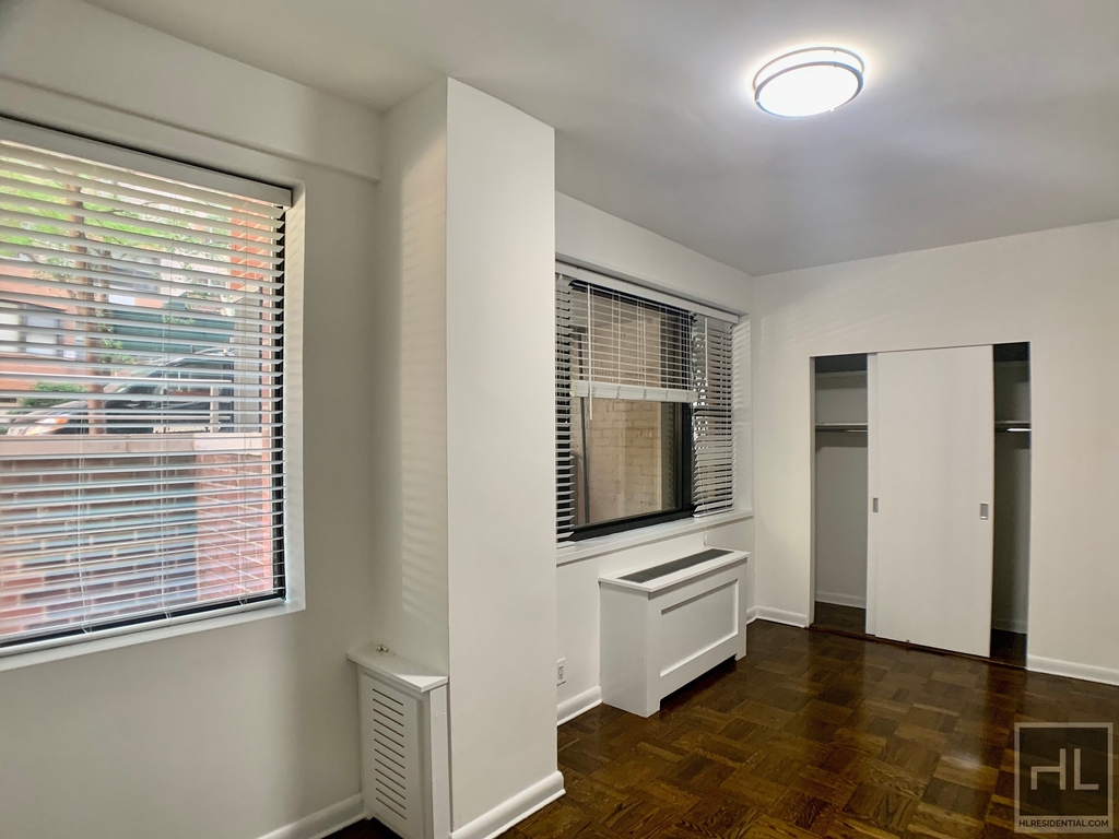 East 56th Street - Photo 3