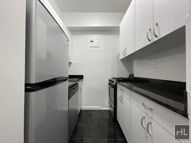 East 56th Street - Photo 4