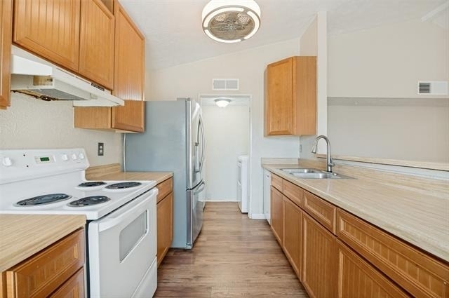 7305 Pineberry Road - Photo 10