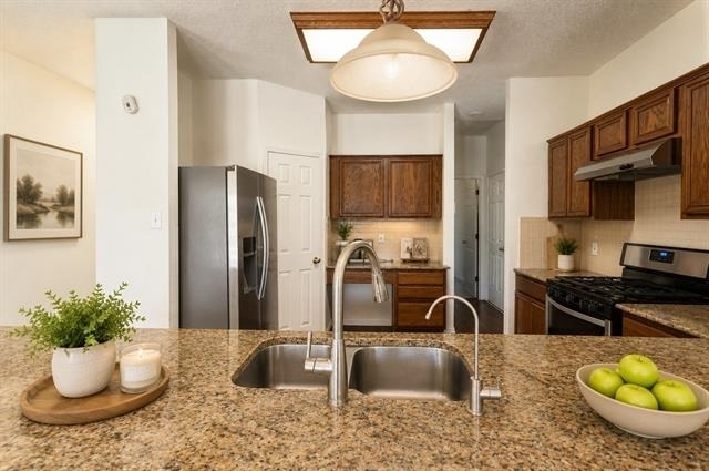 1202 Dorset Court - Photo 9