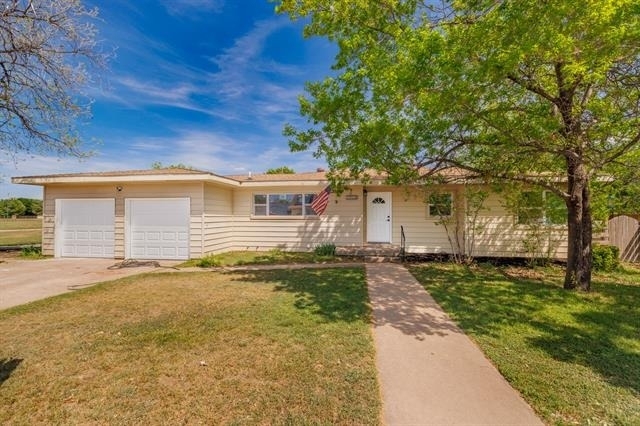 2929 Sayles Boulevard - Photo 0