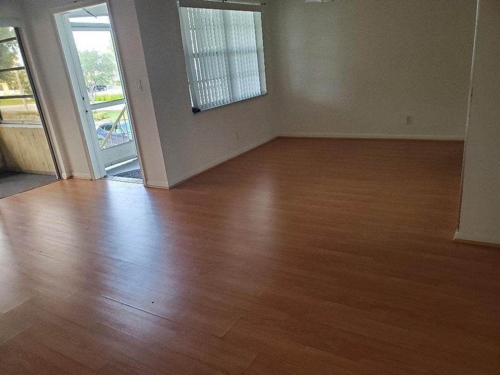 110 Stratford H - Photo 2