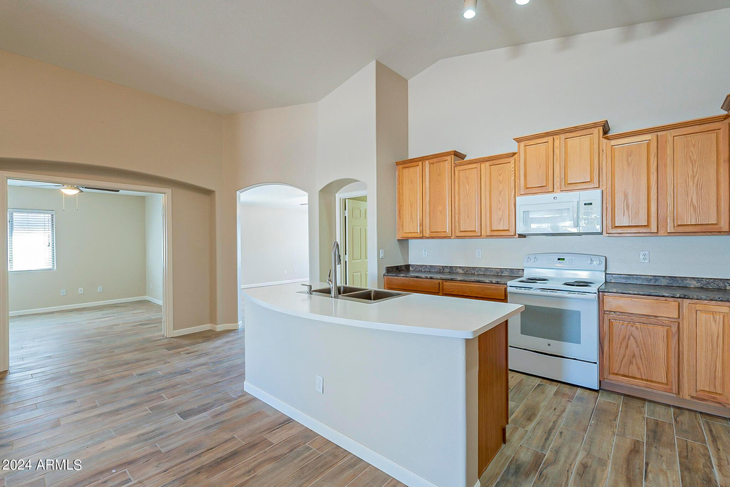 11570 W Yuma Street - Photo 14
