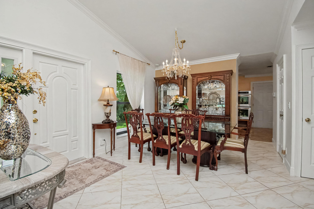 9708 Erica Court - Photo 18