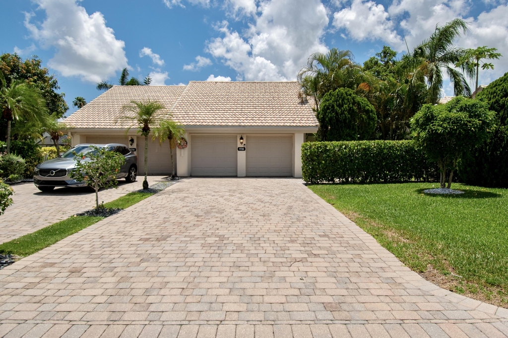 9708 Erica Court - Photo 1