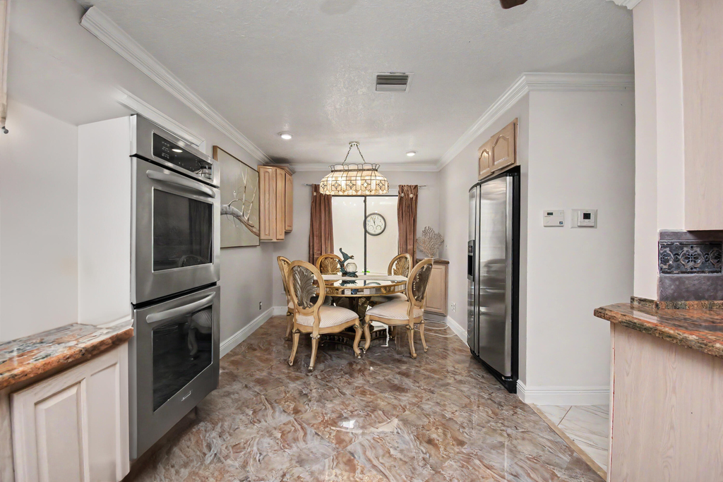 9708 Erica Court - Photo 23