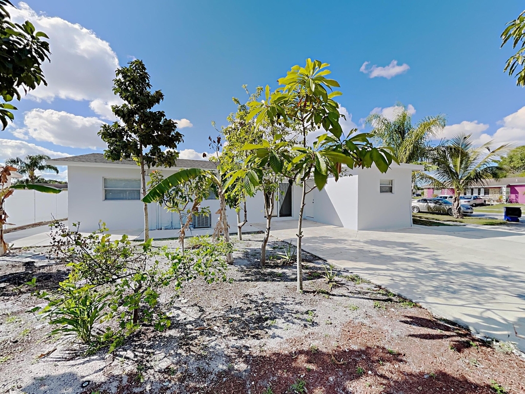 1230 Sw 6th Avenue - Photo 1