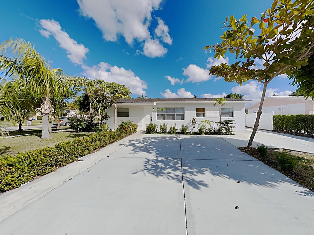 1230 Sw 6th Avenue - Photo 2