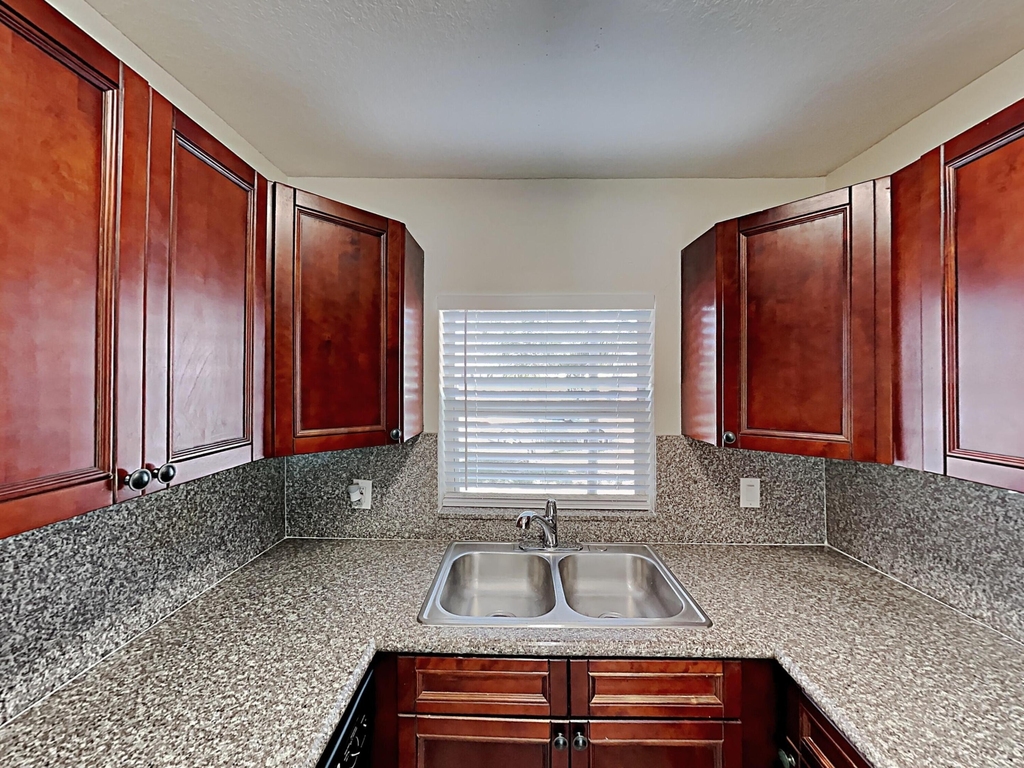 1230 Sw 6th Avenue - Photo 12