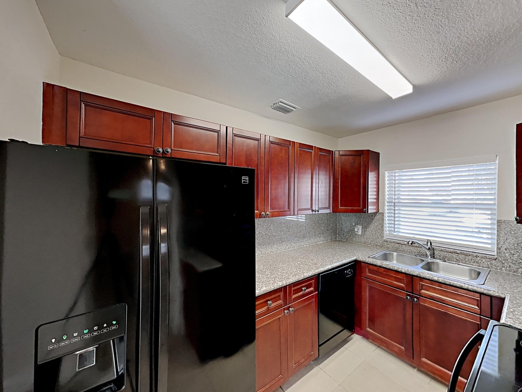 1230 Sw 6th Avenue - Photo 10
