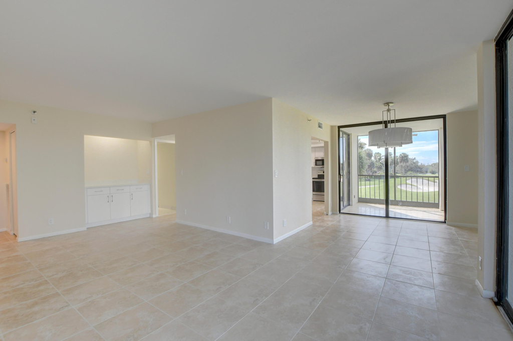 6797 Willow Wood Drive - Photo 4