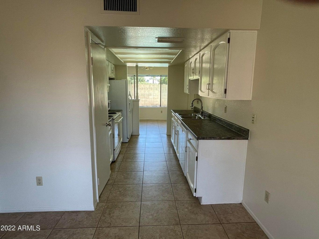 13243 N 47th Place - Photo 6