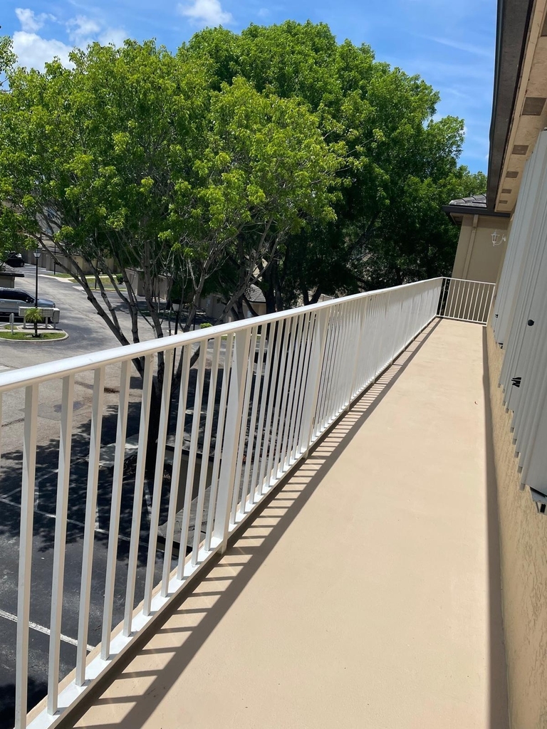 2060 Greenview Shores Boulevard - Photo 1