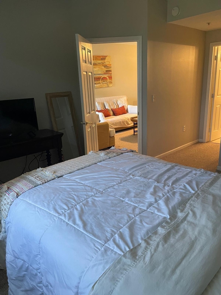 2060 Greenview Shores Boulevard - Photo 9