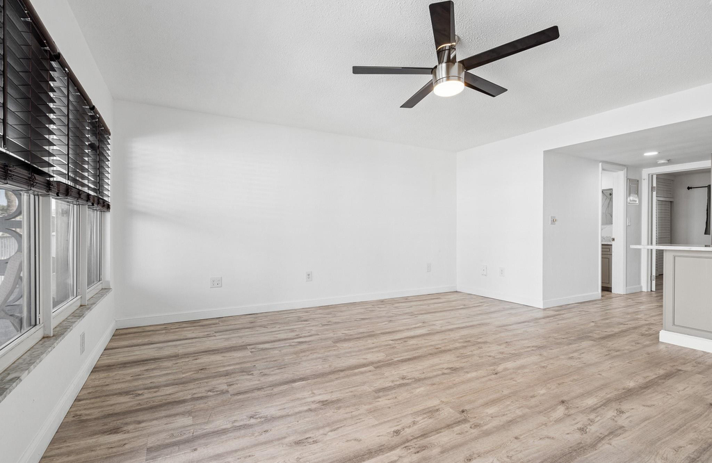 1110 N Riverside Drive - Photo 12