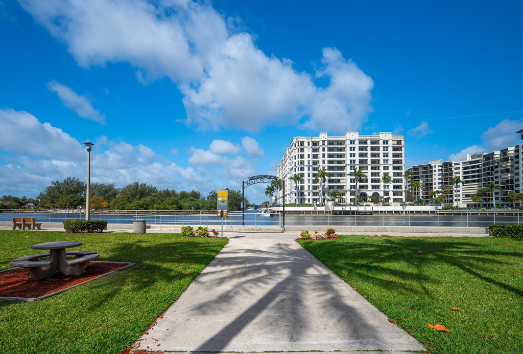 1110 N Riverside Drive - Photo 31
