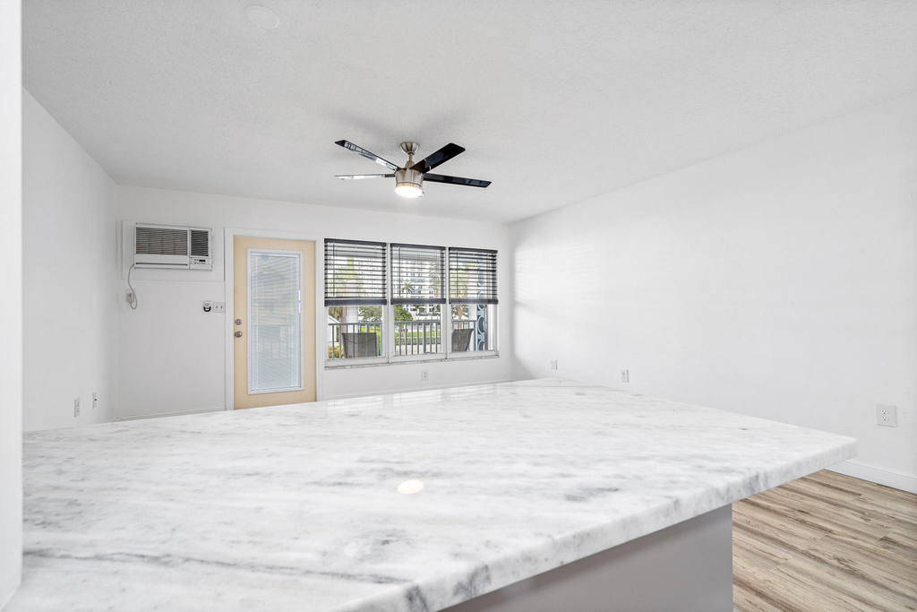 1110 N Riverside Drive - Photo 26