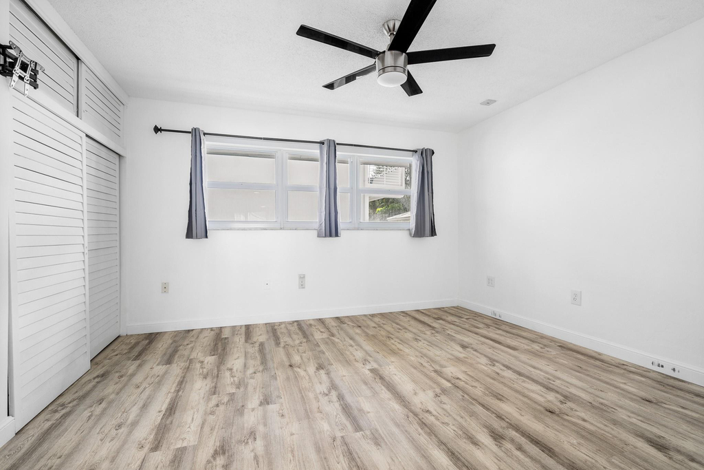 1110 N Riverside Drive - Photo 20