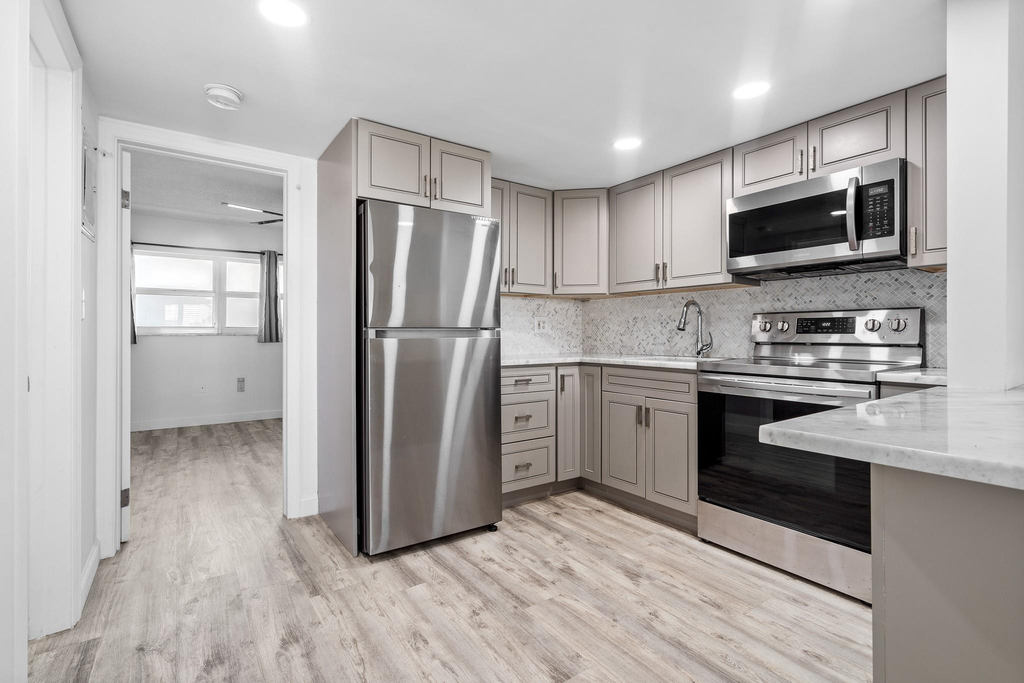 1110 N Riverside Drive - Photo 14