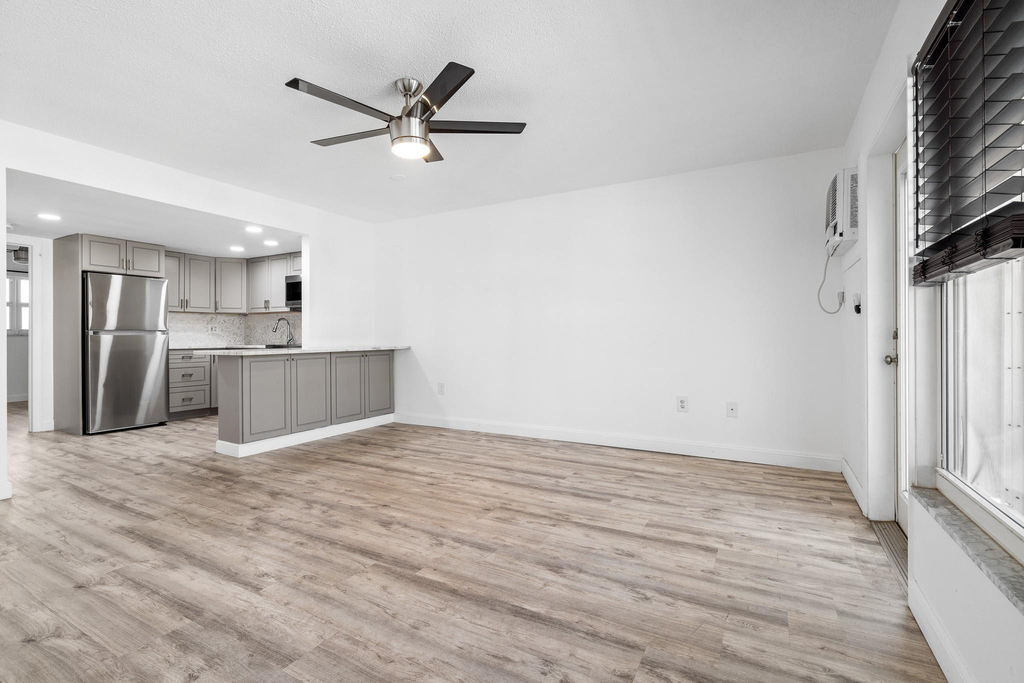 1110 N Riverside Drive - Photo 13