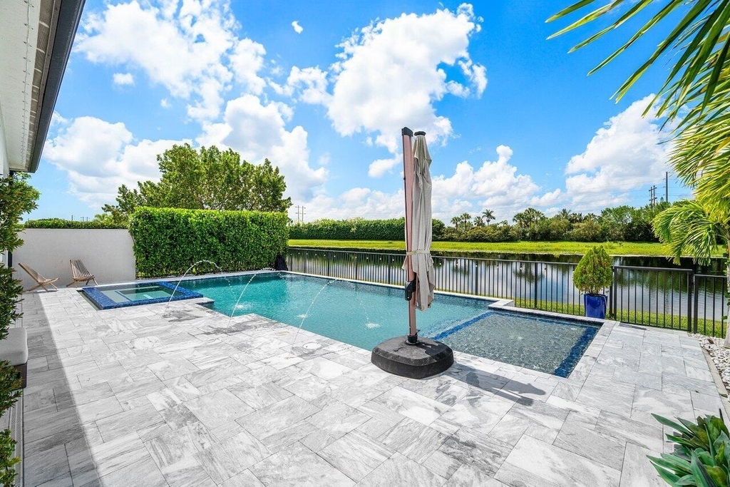 8795 Grand Prix Lane - Photo 20