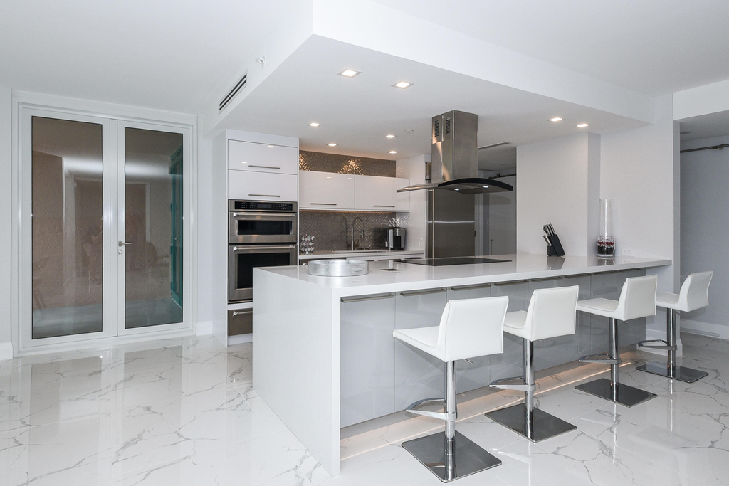 120 Se 5th Avenue - Photo 1