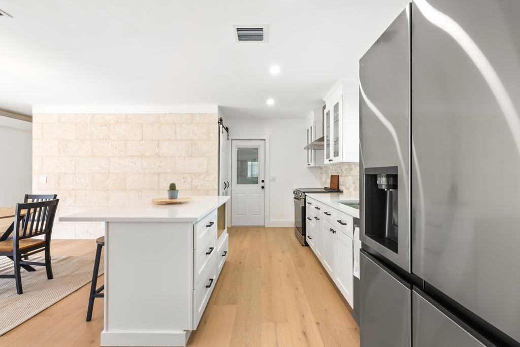 461 Apollo Drive - Photo 4