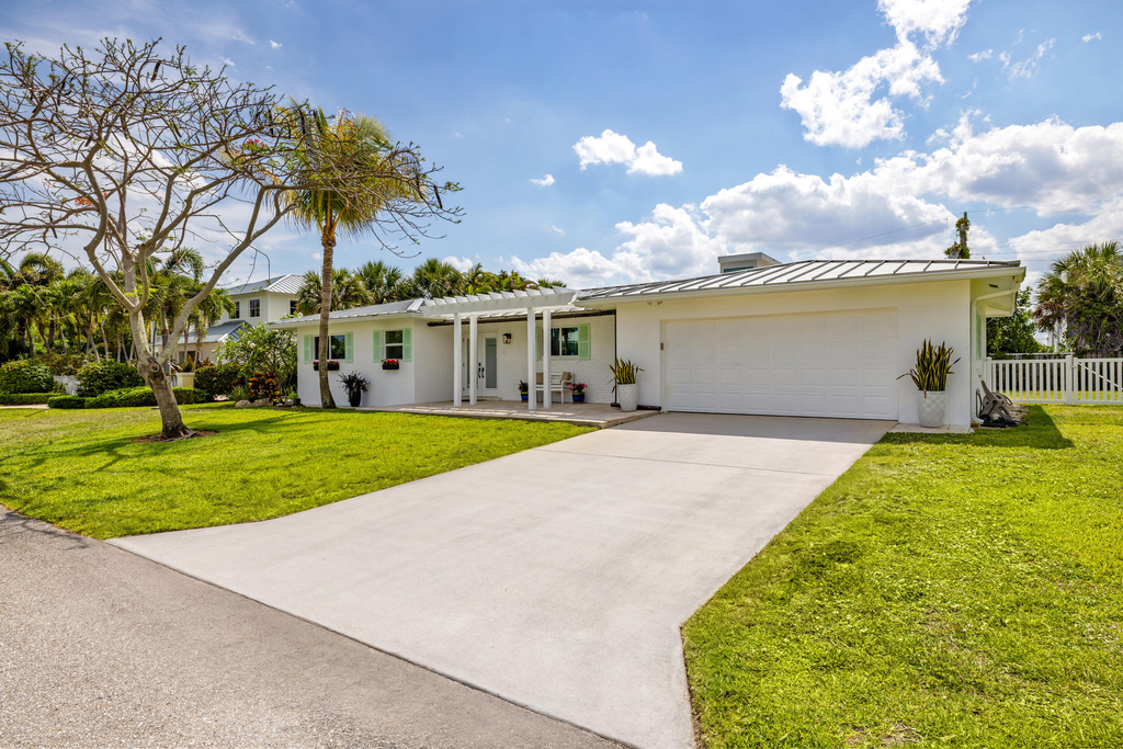 461 Apollo Drive - Photo 2