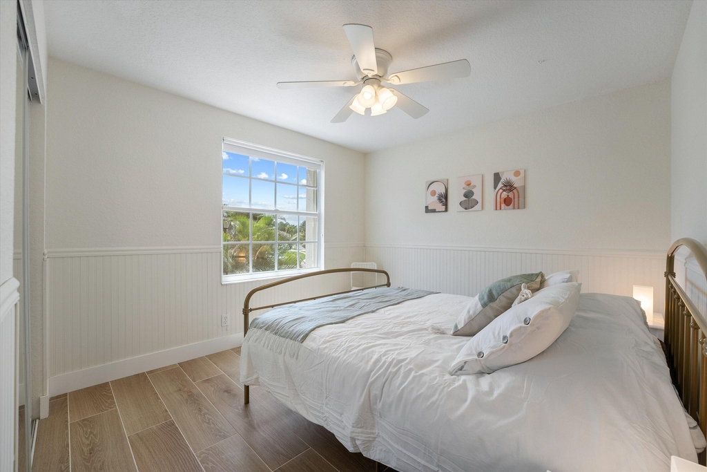 4033 Bluff Harbor Way - Photo 11