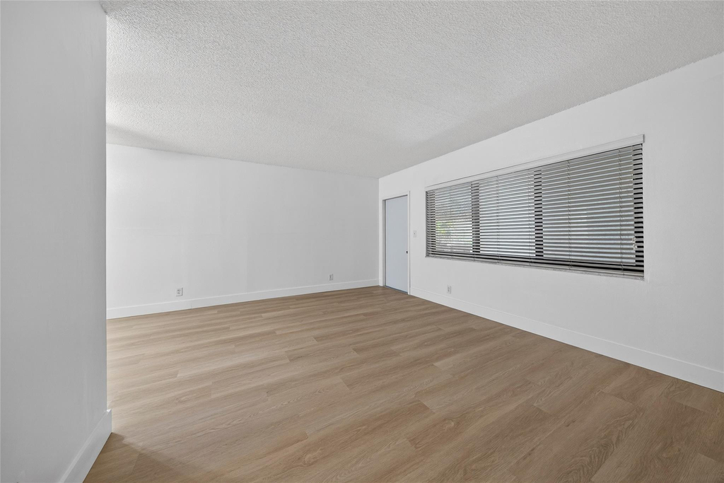 2201 Ne 36th Street - Photo 7