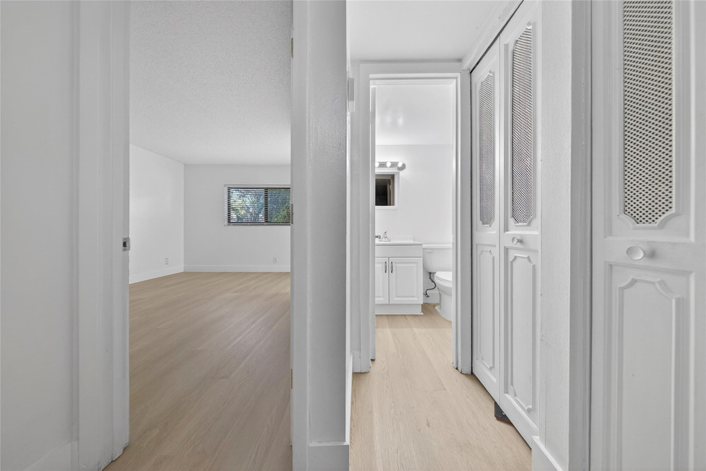 2201 Ne 36th Street - Photo 11