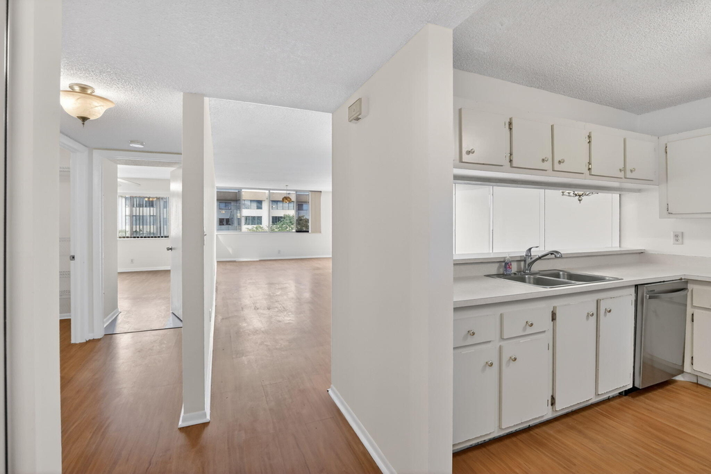 8030 Hampton Boulevard - Photo 27