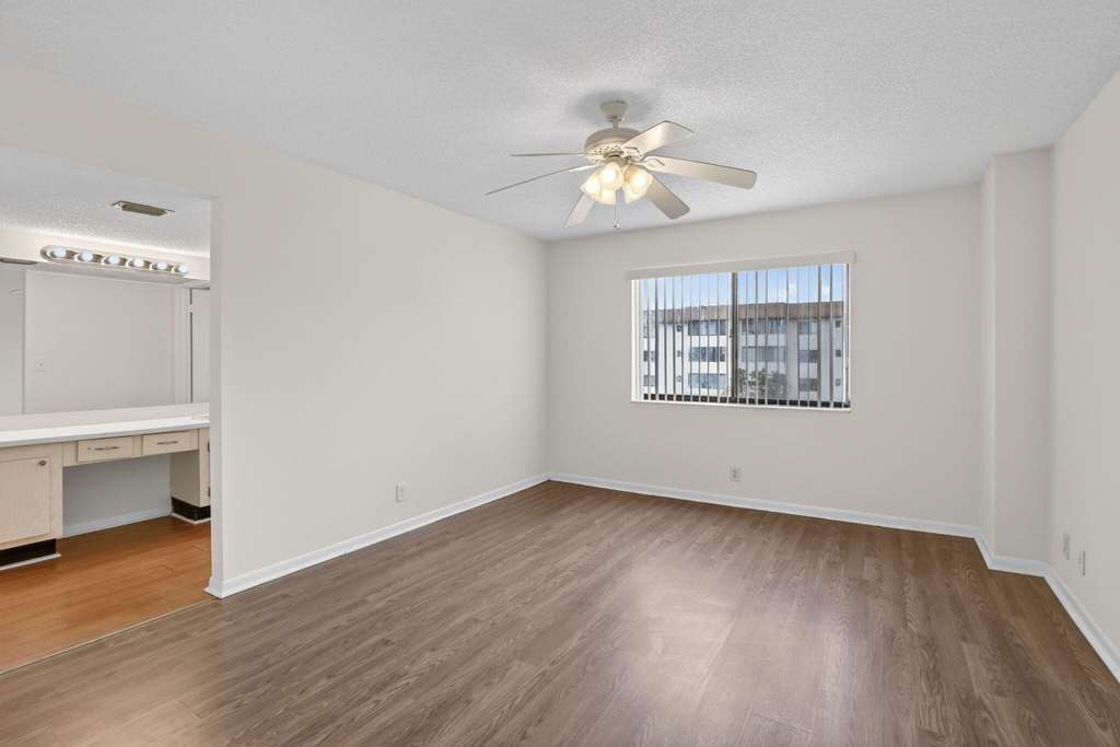 8030 Hampton Boulevard - Photo 26