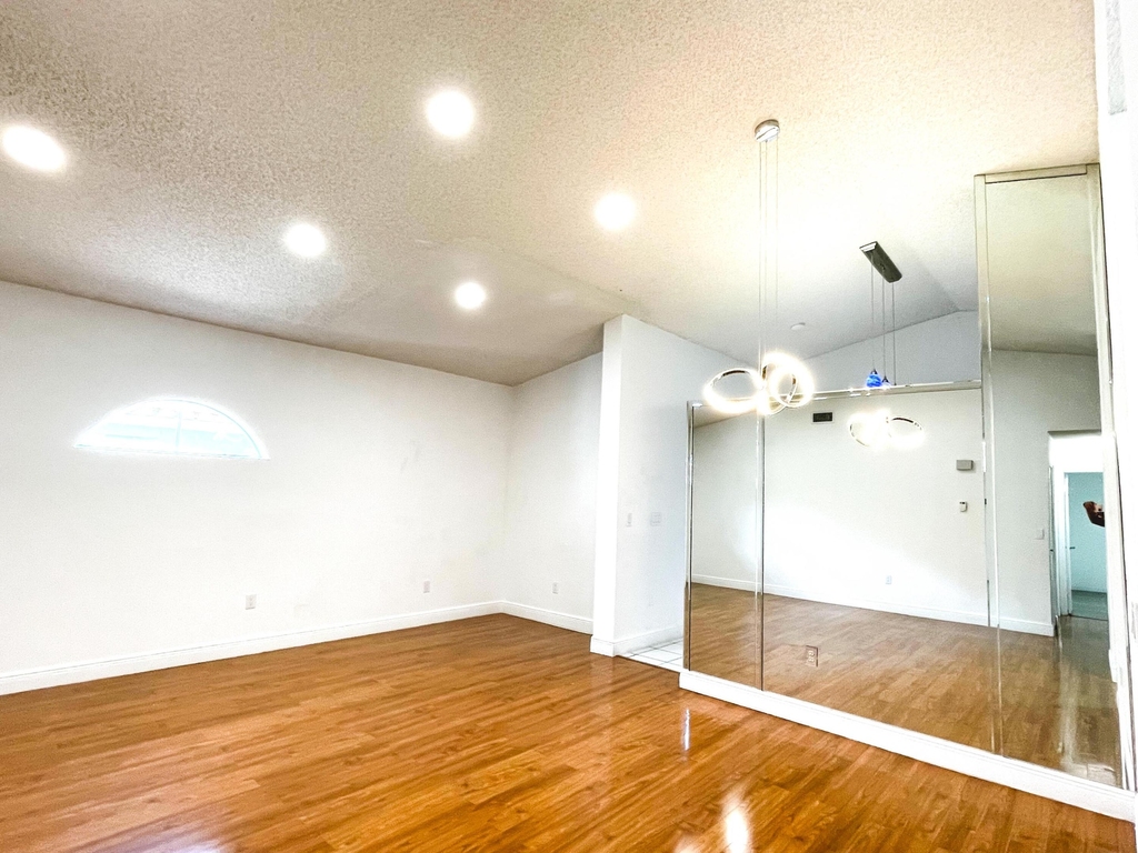 5851 Bristol Lane - Photo 5