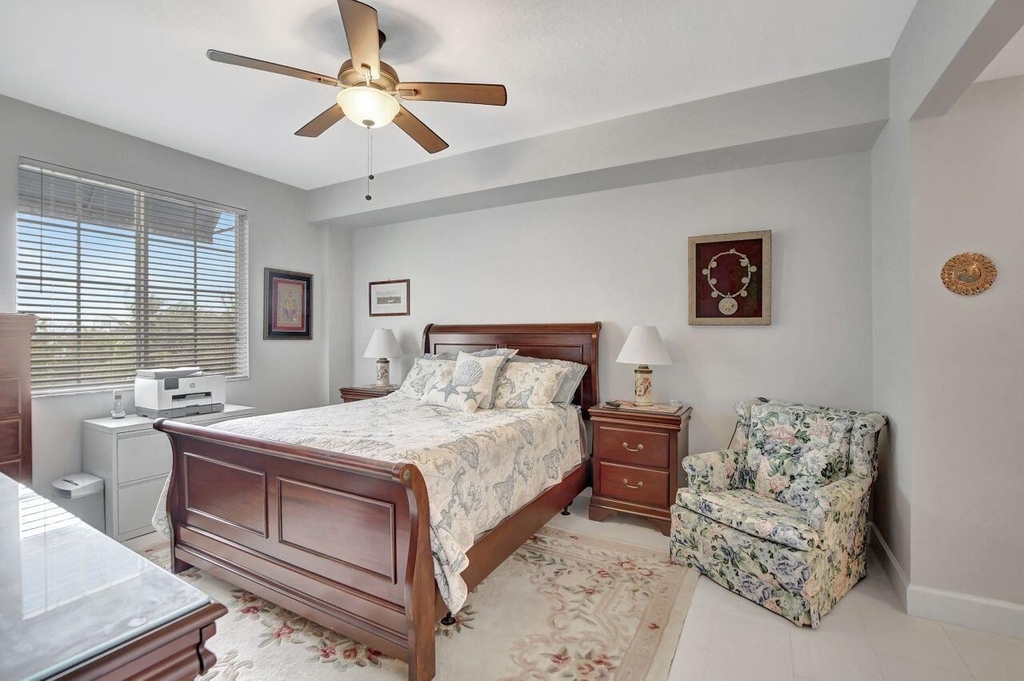 250 Ne 3rd Avenue - Photo 23