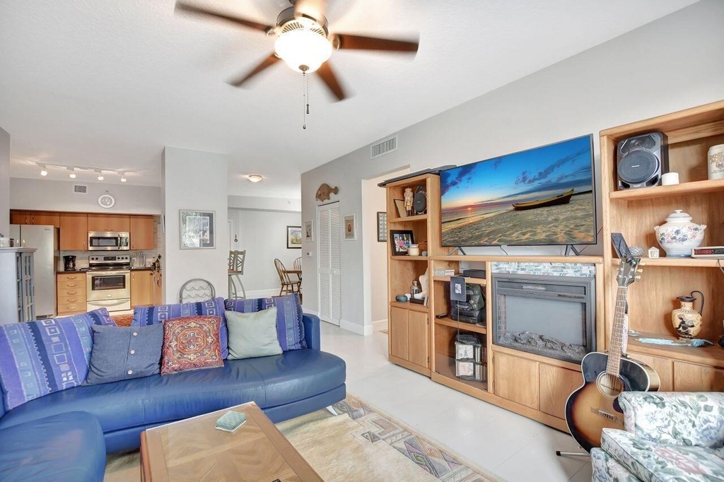 250 Ne 3rd Avenue - Photo 15