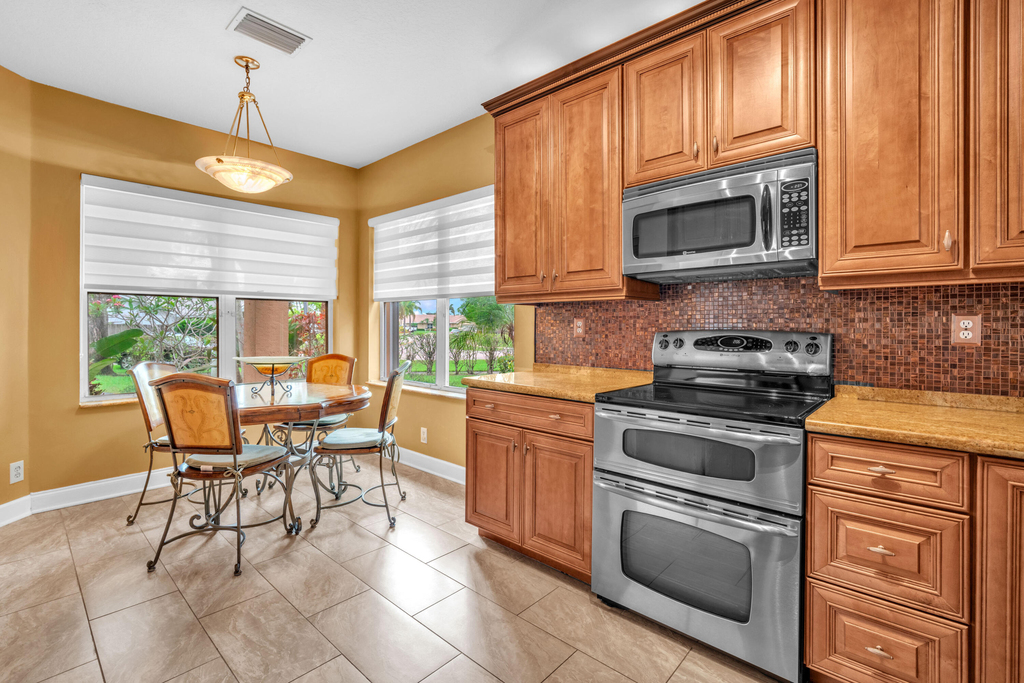 1888 Sw 53rd Avenue - Photo 15