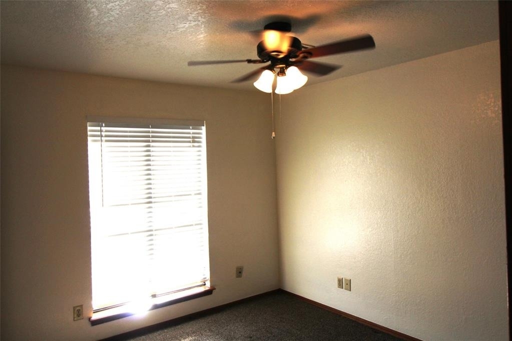 1901 Lindsey Street - Photo 11