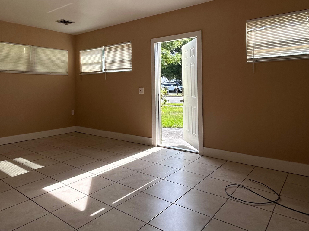 308 S 8th Street - Photo 2